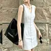 Vestido azul sin mangas de estilo coreano minimalista de moda para mujer, de un solo pecho, entallado en la cintura, adelgazante, estilo old money, vestido corto para mujeres petite