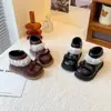 Botas Princesa Quentes Novas de Inverno 2026 para Crianças, Botas Curtas Estilosas para Meninas, Sapatos de Algodão de Camada Dupla para Crianças de Tamanho Médio a Grande, Modernos
