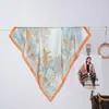Bufanda Cuadrada Pequeña de Seda Estilo Nuevo 70 para Mujer, Adecuada para Primavera, Otoño e Invierno, Se Puede Usar como Pañuelo para la Cabeza, Combinada con una Camisa, o como Protector del Cuello, Bufanda Delgada, o Bufanda Transparente