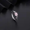 Anel de flor de espinho com tema de floresta, um anel aberto de zircônia cúbica moderno e luxuoso com um design único, perfeito como um acessório elegante para o dedo indicador