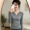 Camiseta de Manga Longa com Decote V Estilo Coreano para Mulheres, Outono/Inverno, Ajustada ao Corpo, Valoriza a Silhueta, Cintura Marcada, Franzida, Camada Base Térmica de Lã