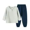 Conjunto de verão para bebês: algodão plissado, respirável, camiseta de manga comprida color-blocking e calça jogger conjunto de duas peças para meninos e meninas, fresco e à prova de mosquitos
