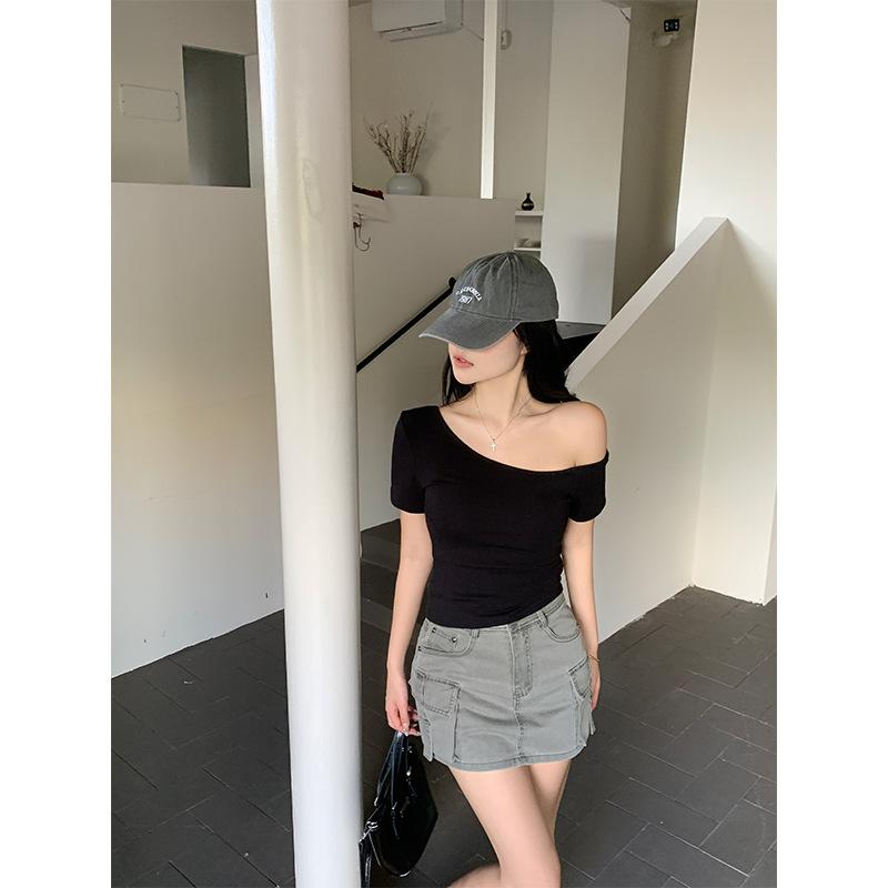 复制_深蓝色辣妹斜肩短袖修身T恤女夏季紧身短款.jpg