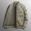 Chaqueta de Plumas para Hombre Estilo Nuevo Invierno 2025 para Hombres de Mediana Edad Negocios Corta a Prueba de Frío y Cálida Chaqueta Casual para Papá Hombres