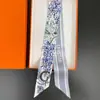 Pañuelo de Seda Twill de Hangzhou Pequeño Largo Nueva Letra Moda Combinable Banda para el Cabello Pañuelo Estilo Occidental Decorativo Combinación Camisa