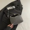 Moda de Celebridade da Internet Bolsa de Mão Retrô Outono Inicial 2025 Nova Versátil Bolsa de Ombro Transversal Ins Bolsa Casual Bolsa Quadrada Pequena