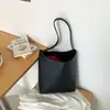Bolsa balde estilo coreano minimalista de grande capacidade em couro PU, um item de moda transfronteiriço de alta qualidade e único, perfeito para o trabalho e o uso diário, uma bolsa de ombro tote feminina