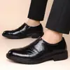 Sapatos Masculinos de Couro para Negócios Slip-on Solado Macio Sapatos Formais Sapatos para Noivo Casamento Bico Redondo Fácil de Calçar Sapatos Casuais Masculinos