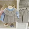 O Le En BabyFresh com estampa floral! Conjunto de três peças para meninas, outono e inverno, mistura de lã, base azul, colete e calça pantalona