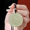 Pendente de Jade Verde e Branco com Mantra de Seis Caracteres e Lótus Cor de Água Clara Bússola das Oito Joias Pendente de Jade Pendente de Marca de Jade