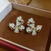 Brincos de Pérola Flor Borboleta Banhados a Ouro Real 18K, Brincos de Luxo Leve Estilo Corte Francês, Brincos de Design Exclusivo