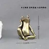 Ornamento de sapo de latão vintage mais vendido transfronteiriço, decoração de mesa de sapo criativa com apoio de queixo, ornamento de micro paisagem de cobre de desenho animado