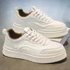Zapatos de Hombre Otoño Tendencia Transpirables Casuales Zapatos de Tabla 2026 Nuevo Estilo Sentido de Diseño de Nicho Suela Gruesa Versátiles Zapatos Blancos Hombre