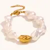 Pulsera de Perlas Sintéticas Estilo Barroco con Collar con Colgante Irregular Chapado en Oro de 18 Quilates de Acero Inoxidable