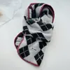 Bufanda a Cuadros de Diamantes Estilo Retro Coreano 2026 para Mujer, Protector de Cuello y Chal Grueso Cálido que Mejora la Atmósfera Invernal