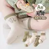 Calcetines para Bebé Otoño e Invierno Nuevos Productos Algodón Peinado Calcetines Infantiles 0-10 Años Calcetines de Media Pantorrilla Dibujos Animados Sin Costuras No Aprietan Calcetines para Bebés