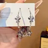 Brincos Argola Grandes com Design de Nicho, Cristal Roxo, Zircônia, Flor e Borboleta, com um Toque de Luxo Leve e de Alta Qualidade para Mulheres