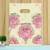 Bolsas de sacola plásticas perfuradas de desenho animado, sacolas de embalagem no atacado para lojas de roupas e presentes de roupas infantis