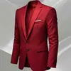 El comercio exterior siempre tiene en stock populares blazers casuales ajustados para hombre, trajes de negocios de color liso y chaquetas de un solo botón de moda para hombres jóvenes