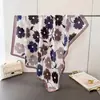 Pañuelo pequeño cuadrado de algodón y lino con estampado paisley en blanco y negro para mujer, adecuado para primavera, otoño e invierno, pañuelo para el cuello