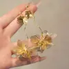 Pendientes de Flor con Borla Dorada Pendientes Exagerados Redondos Europeos y Americanos Distintivos Pendientes de Nicho Elegantes de Lujo Ligero Pendientes de Novia