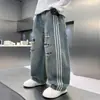 Jeans rasgados para niños con rayas laterales, Nueva colección de primavera 2026 para niños mayores, Pantalones holgados de pierna recta, Tendencia de venta al por mayor transfronteriza