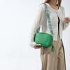 2023 otoño e invierno Nuevo simple moda gran capacidad casual popular banda ancha axila hombro bandolera pequeño cuadrado bolso de mujer