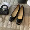 Versão em pele de ovelha~4cm de salto escondido temperamento elegante senhora bico redondo fivela quadrada boca rasa sapatos femininos para o dia a dia versáteis sapatos baixos simples femininos