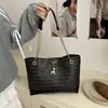 Bolso Tejido Estilo Perezoso Verano 2025 Nuevo de Moda Simple Gran Capacidad Bolso de Mano Artístico Bolso Tote de Hombro
