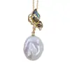 Collar de Perla Barroca Cuadrada de Agua Dulce Natural con Colgante de Perla de Abulón Natural Mariposa Venta al por Mayor desde Zhuji