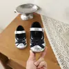 Zapatos Mary Jane Elegantes de Niña con Lunares y Moño 2026 Otoño Nueva Llegada Suela Suave para Bebé Versátiles para Usar Afuera Zapatos Pequeños de Cuero