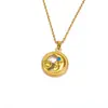 Europa y Estados Unidos Nuevo ins transfronterizo Hueco Sol Luna Doble cara Acero de titanio Colgante Lujo Diamante Oro de 18K Collar para mujer