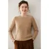 Suéter de cashmere elegante e estiloso com gola redonda para mulheres, apresentando um design de tricô torcido, tecido espessado e um caimento que afina a silhueta, macio e confortável, perfeito como peça de base.