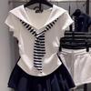 Camiseta Feminina Plus Size Listrada de Manga Curta com Xale Falso de Duas Peças Verão 2025 Novo Look Solto Emagrecendo Moda Top Casual