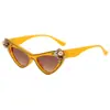 Listo para Stock Transfronterizo Nuevo Marco de PC Gafas de Moda Ojo de Gato Diamante Montura Pequeña Gafas de Sol Tendencia Europea y Americana Gafas de Sol 2412B