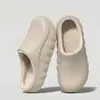 Novas Sandálias Birkenstock Outono Inverno 2027 Textura de Couro Meio Cobertas Com Veludo Quente Sandálias de Algodão Para Homens e Mulheres Podem Ser Usadas ao Ar Livre Sandálias Fechadas Venda por Atacado