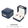 Caja de joyería de cuero PU con esquinas redondeadas y etiqueta dorada, caja para anillos, caja para set de collar y colgante, caja para aretes, pulseras y brazaletes, en stock