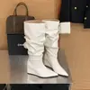Botas elegantes y de estilo maduro con punta de pico plisada y tacón de bloque para mujer, nuevo modelo otoño e invierno 2026, botas de montar altas y estilosas con tacón de cuña