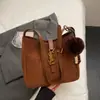 Bolsa de Ombro Nova Personalizada Simples e Fashion Tendência Outono e Inverno Textura Moderna Pequena Quadrada 2025 Bolsa de Ombro Feminina de Nicho