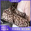 Bolso Tote de Aspecto Elevado de Nicho con Estampado de Leopardo para Mujer, Nuevo Estilo Primavera 2026, Bolso de Hombro o Axila Casual con Estilo