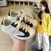 Nuevos Zapatos Infantiles Otoño 2026: Zapatos Deportivos Casuales Cómodos de Suela Suave para Niños, Zapatos de Entrenamiento Alemanes Versátiles de Moda Estilo Coreano para Niñas
