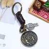 Llavero Unisex Versátil Creativo de los Doce Signos del Zodiaco con Patrón Personalizado Símbolos Colgante Decorativo de Doble Capa Accesorio