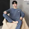 Nueva colección de otoño e invierno: pijama largo cálido y cómodo para hombre con pantalón largo y un solo bolsillo, hecho de lana y seda, adecuado tanto para usar en interiores como en exteriores