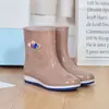 Zapatos de Goma Impermeables de Caña Media, Caña Alta de Suela Gruesa, Caña Baja, Botas de Lluvia de Caña Baja con Suela Gruesa, Zapatos Moldeados por Inyección para Mujer, Forrados de Lana para las Cuatro Estaciones