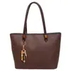 La nueva bolsa tote de gran capacidad de Yaozi, un diseño moderno y minimalista, perfecta para uso casual, como bolso de axila o como un elegante bolso de hombro para el trabajo.