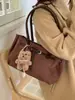 Bolsa de Couro Camurça para Mulheres, Grande Capacidade, Novo Modelo 2026, Bolsa de Ombro Retro Fosca de Nicho, Bolsa Tote para o Dia a Dia Estilo Preguiçoso