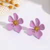 Nuevos Pendientes Florales de Cinco Pétalos Coloridos Estilo Fresco para Niñas, Modernos Pendientes de Botón Florales Pequeños con Estambres Dorados