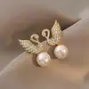 Brincos de Tarraxa Pérola Cisne Coreano Fashion Exquisitos Luxo Leve Alta Qualidade Brincos Temperamento Novo Estilo Design de Nicho Ornamentos de Orelha