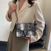 Bolsas de Designer de Nicho para Mulheres, Bolsas de Novo Estilo Europeu e Americano, Bolsas Transversais de Ombro Retrô, Bolsas de Axila, Bolsas de Mão com Corrente, Bolsas Quadradas Pequenas
