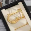 Brincos Geométricos de Ouro 18K com Zircônia Duplo C Joias Transfronteiriças Europeias e Americanas Brincos Vazados Brilhantes Brincos Joias de Moda de Luxo Acessível